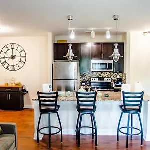Apartment Serene Uptown 2br And 2ba, Charlotte
